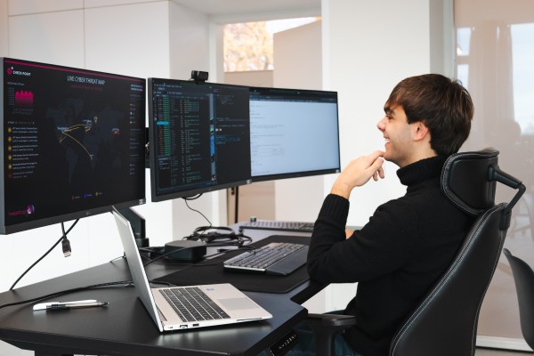 How to join the online open day?