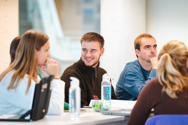 Sociaal werk studeren aan Howest