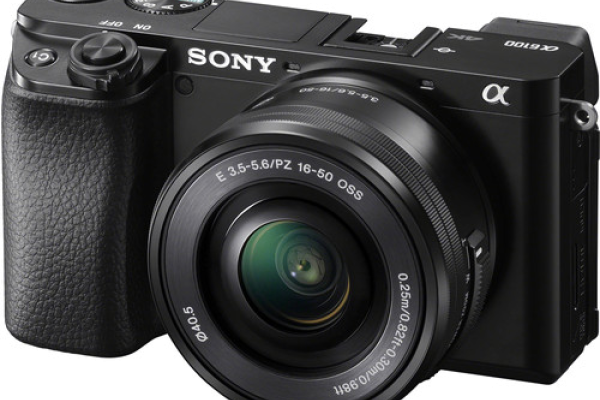 Sony A6100 + 16-50mm Powerzoom