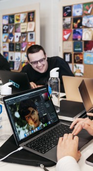 (Praktijk)lector digitale vormgeving online & offline graphic design